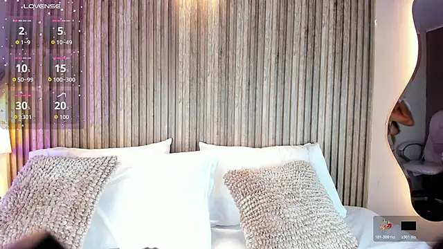 HannaPaola online show from 12.13.25