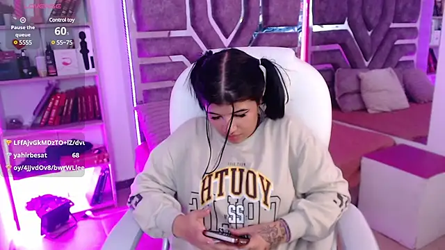 AliceWalker 11 online show from 01.29.25