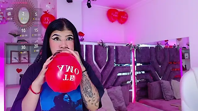 AliceWalker 11 online show from 02.07.25