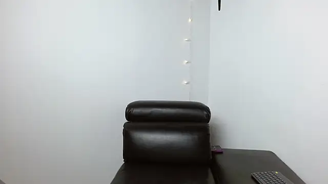 JhoanitaCats online show from 12.09.24