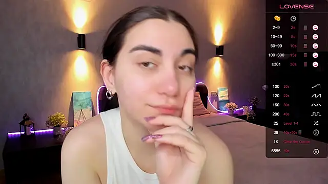 hannacheekss  online show from 02.01.25