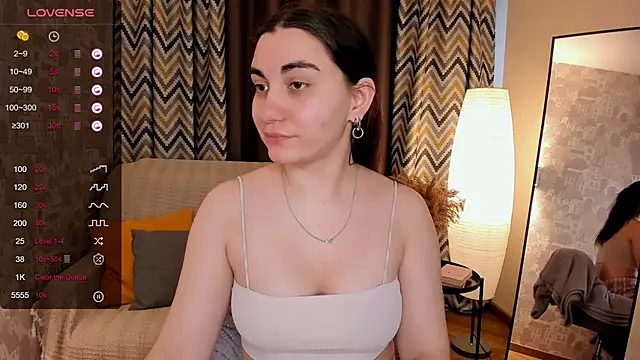 hannacheekss  online show from 03.08.25