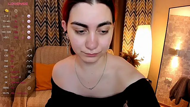 hannacheekss  online show from 09.16.25