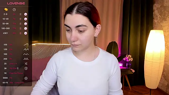 hannacheekss  online show from 09.24.25