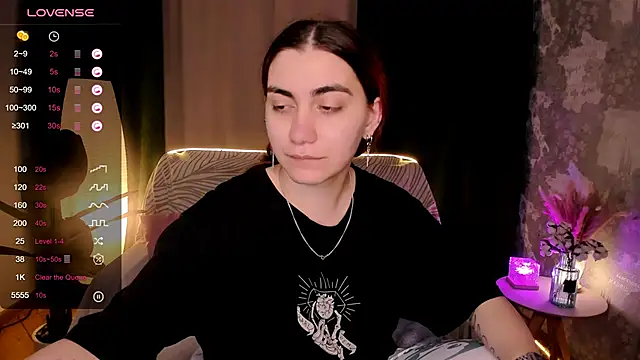 hannacheekss  online show from 10.01.25