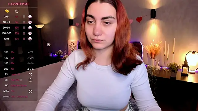 hannacheekss  online show from 10.07.25