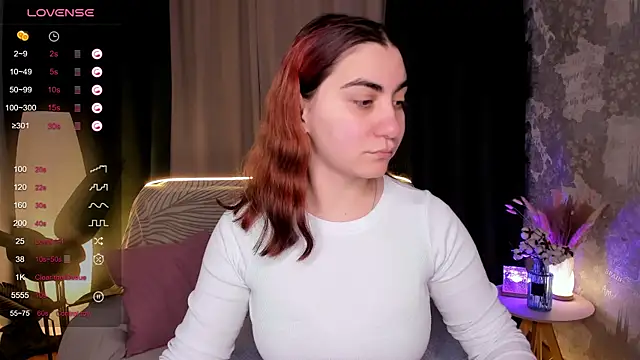 hannacheekss  online show from 10.14.25