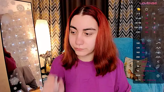 hannacheekss  online show from 12.17.25