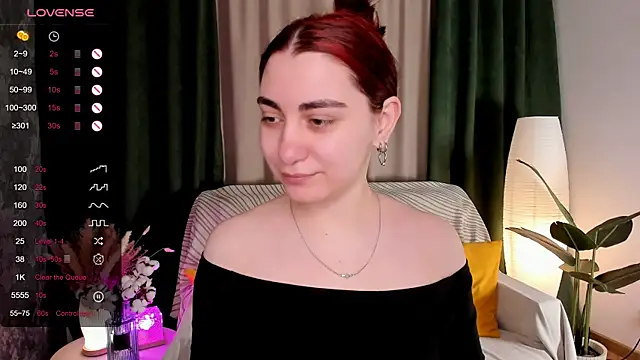 hannacheekss  online show from 04.21.26