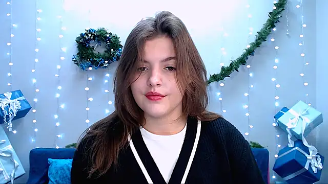 Snapshot of showmeparadise chatting on 12.11.24 showmeparadise online show from 12.11.24