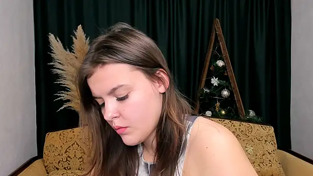 Snapshot of showmeparadise chatting on 01.28.25 showmeparadise online show from 01.28.25