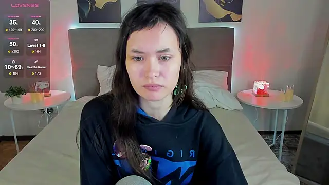 Emily Strikeee online show from 09.09.25