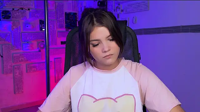 EvaThopson online show from 11.21.25