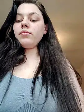 Snapshot of leeya_lee chatting on 02.04.25 leeya lee online show from 02.04.25