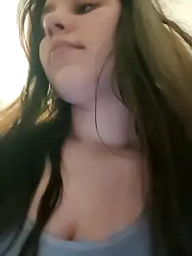 Snapshot of leeya_lee chatting on 02.20.25 leeya lee online show from 02.20.25