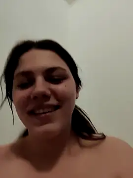 Snapshot of leeya_lee chatting on 02.24.25 leeya lee online show from 02.24.25