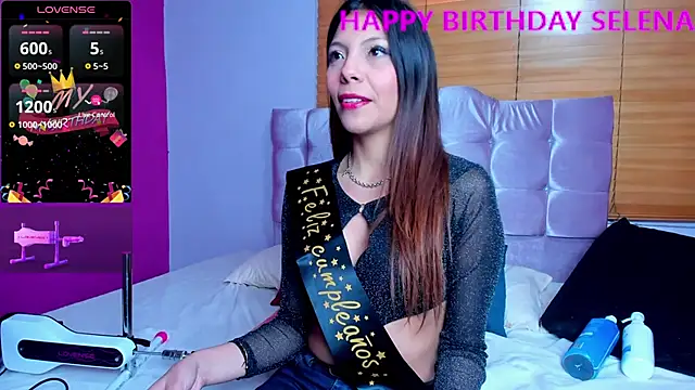 Selenakyle92  online show from 02.01.25