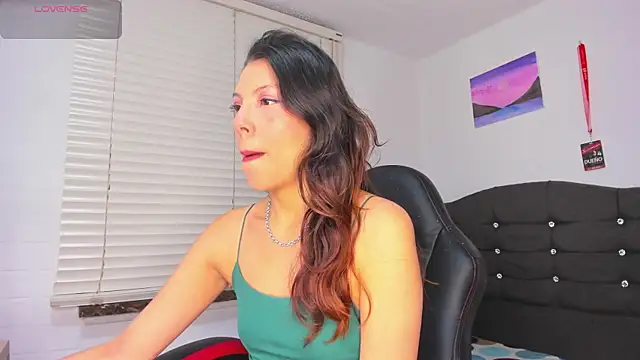 Selenakyle92  online show from 09.11.25