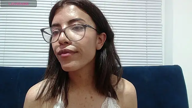 Snapshot of _lucysmith chatting on 02.11.25 lucysmith online show from 02.11.25