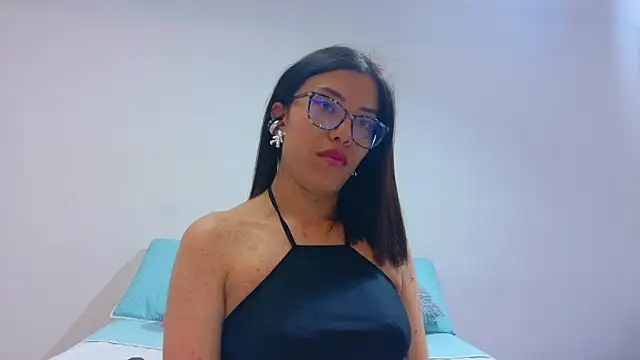 Snapshot of _lucysmith chatting on 10.02.25 lucysmith online show from 10.02.25