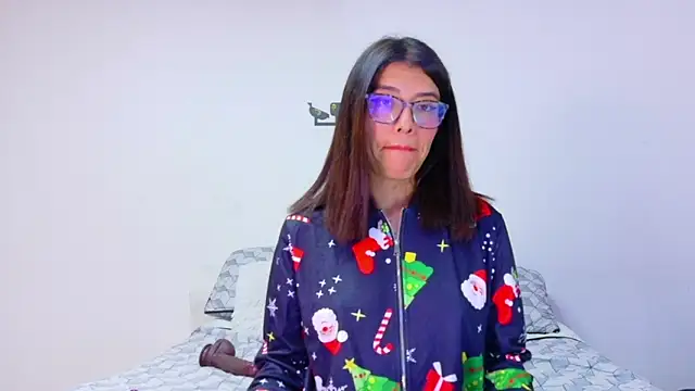 Snapshot of _lucysmith chatting on 12.02.25 lucysmith online show from 12.02.25