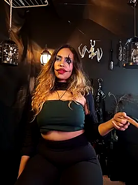 Snapshot of saba_the_courtesan chatting on 10.22.25 saba the courtesan online show from 10.22.25