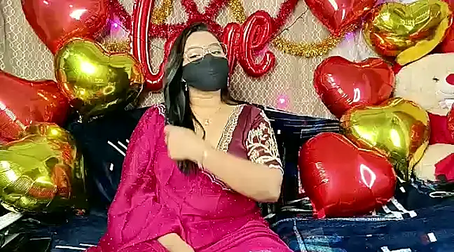 Snapshot of Deshi_Chori chatting on 02.13.25 Deshi Chori online show from 02.13.25