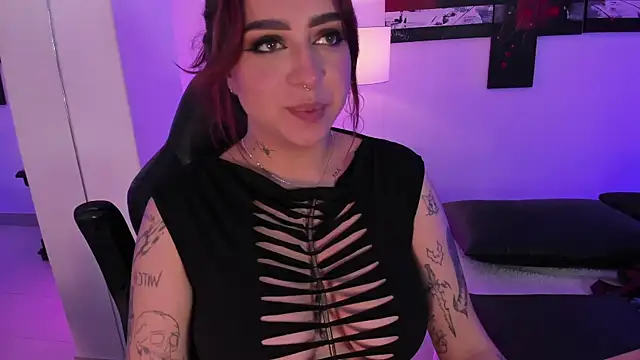 Snapshot of AnnikaMerliahh_ chatting on 02.21.25 AnnikaMerliahh online show from 02.21.25