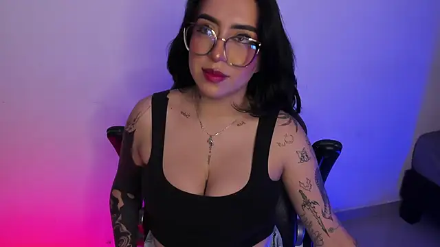 Snapshot of AnnikaMerliahh_ chatting on 10.17.25 AnnikaMerliahh online show from 10.17.25