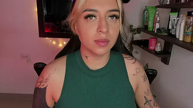 AnnikaMerliahh  online show from 12.21.25