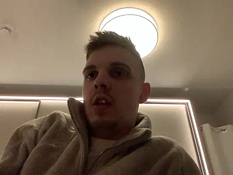 Snapshot of neilho1 chatting on 12.30.24 neilho1 online show from 12.30.24