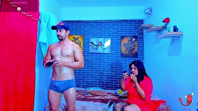 Snapshot of alessandro27yleonora chatting on 02.17.26 alessandro27yleonora online show from 02.17.26