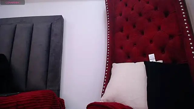 Snapshot of BiancaAntonelli chatting on 04.10.26 BiancaAntonelli online show from 04.10.26