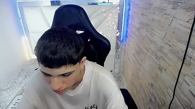 Snapshot of Brayan_lopezz chatting on 12.05.24 Brayan lopezz online show from 12.05.24