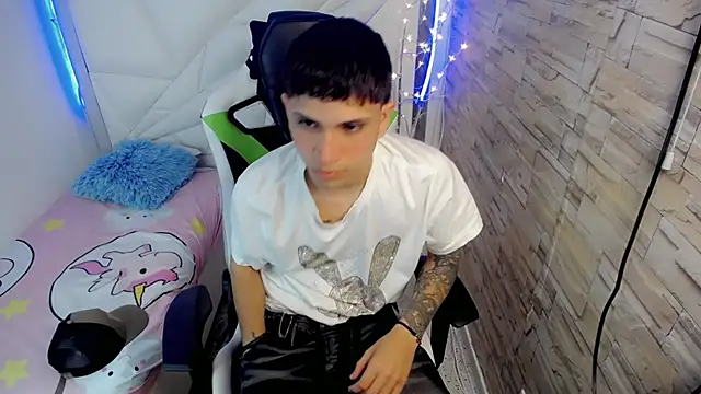 Snapshot of Brayan_lopezz chatting on 01.21.25 Brayan lopezz online show from 01.21.25