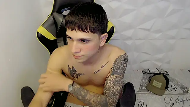 Snapshot of Brayan_lopezz chatting on 01.25.25 Brayan lopezz online show from 01.25.25