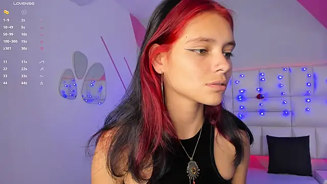 Snapshot of Salome_rouse1 chatting on 01.24.25 Salome rouse1 online show from 01.24.25