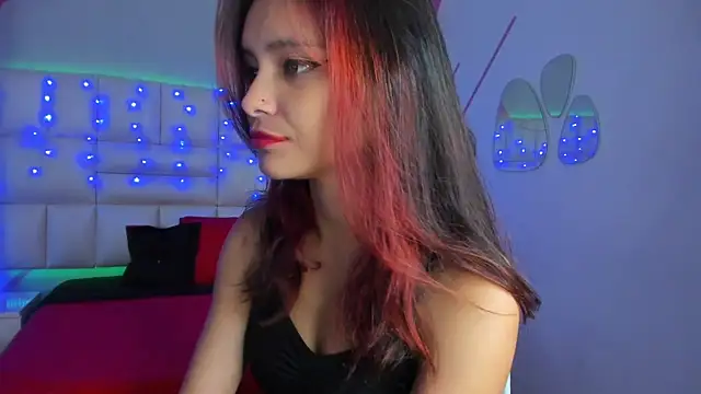 Snapshot of Salome_rouse1 chatting on 10.22.25 Salome rouse1 online show from 10.22.25