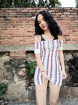 sweet outdoor charm online show from 01.08.26