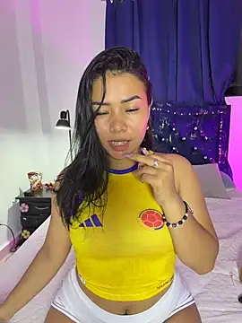 Snapshot of Rousse_blue chatting on 06.18.26 Rousse blue online show from 06.18.26