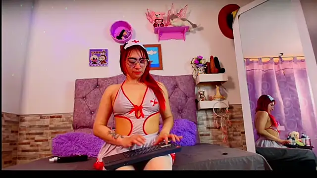 Melannytaylor online show from 11.17.25