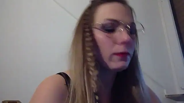 Snapshot of DevilsAngel13 chatting on 12.02.24 DevilsAngel13 online show from 12.02.24