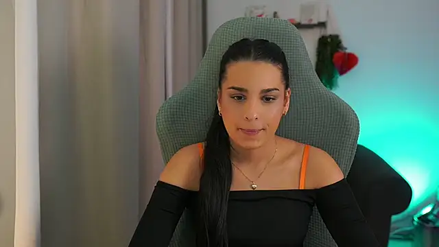 Snapshot of mila__denver chatting on 02.12.25 mila denver online show from 02.12.25