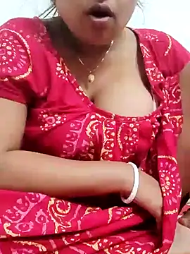 Snapshot of Priya_2222 chatting on 02.01.25 Priya 2222 online show from 02.01.25