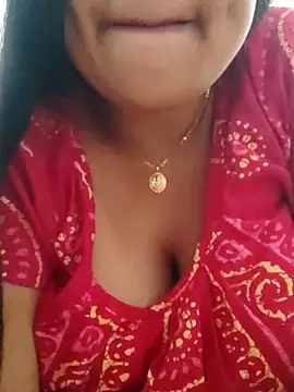 Snapshot of Priya_2222 chatting on 02.14.25 Priya 2222 online show from 02.14.25