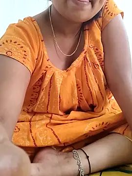 Snapshot of Priya_2222 chatting on 03.08.25 Priya 2222 online show from 03.08.25