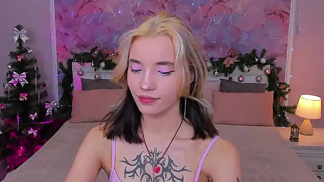 Snapshot of as1an_girlfriend chatting on 12.20.24 as1an girlfriend online show from 12.20.24