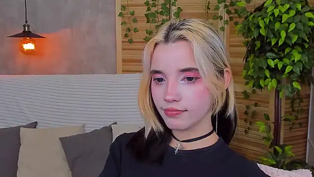 Snapshot of as1an_girlfriend chatting on 01.28.25 as1an girlfriend online show from 01.28.25