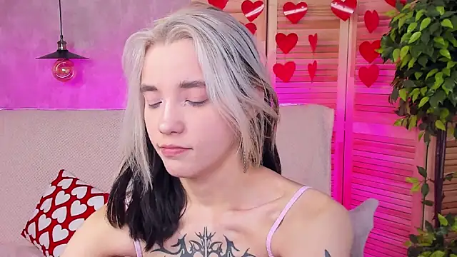 Snapshot of as1an_girlfriend chatting on 02.19.25 as1an girlfriend online show from 02.19.25