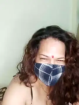 Snapshot of Anika-Bhabhi chatting on 01.17.25 Anika-Bhabhi online show from 01.17.25